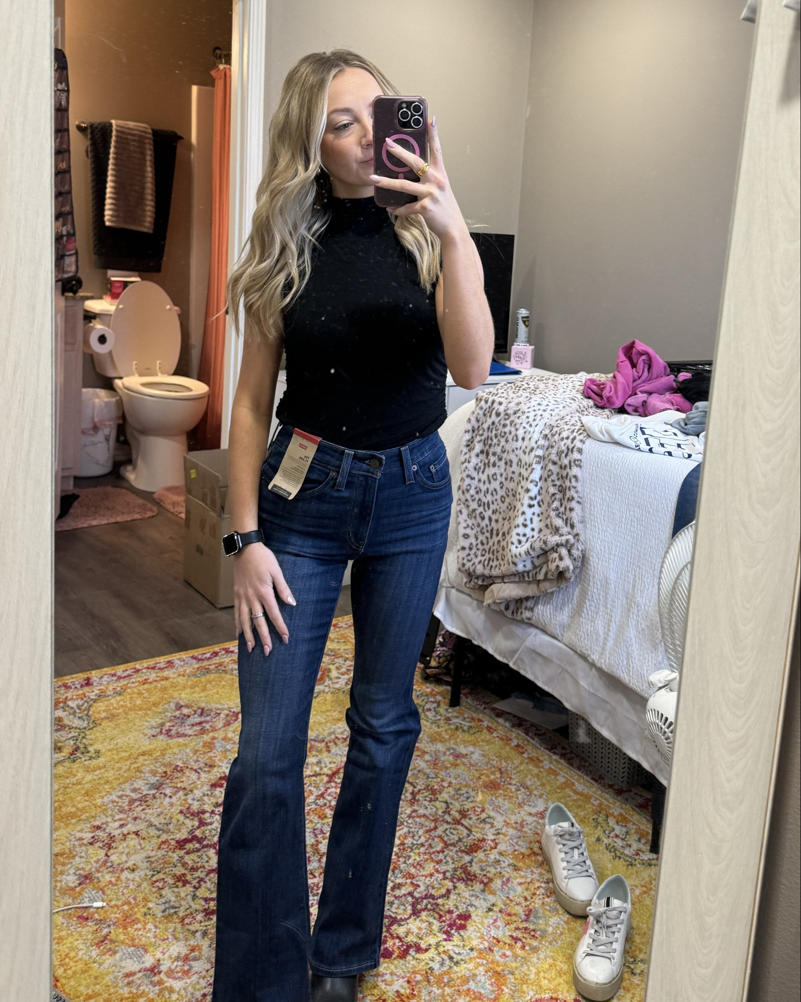 Levi’s. Bootcut jeans. Rodeo outfit. Country concert. Flare jeans. Flattering jeans  