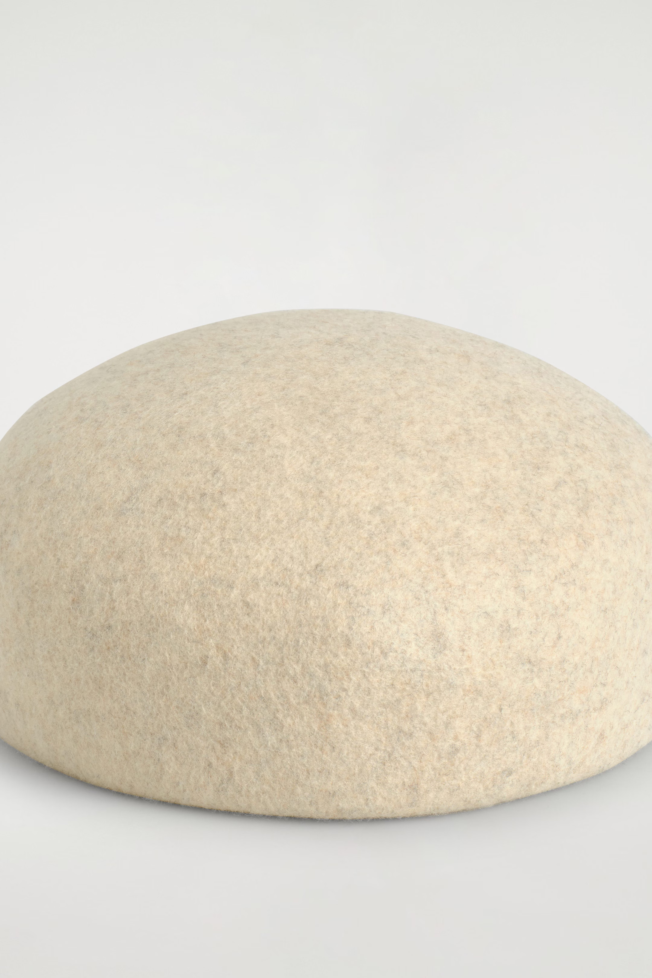 SCULPTED WOOL BERET - CREAM | COS GB | COS UK