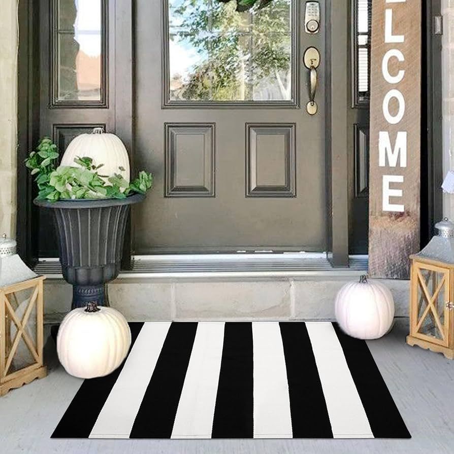 IOHOUZE Black White Striped Rug -24" x36“ Front Door Mats Outdoor,Washable Rug for Front Porch ... | Amazon (US)