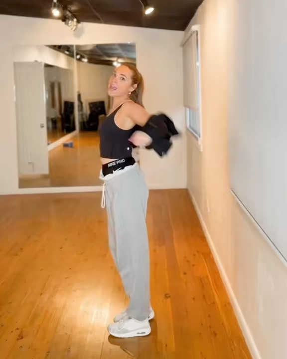 FITNESS OUTFIT
- Nike Air Max (size 8)
- Gildan Grey Sweats (size XL)
- Nike Pros (size small)
- Lulu Wunder Tank (size 6)
- Lulu Rain Jacket (size small)

#LTKActive #LTKFitness