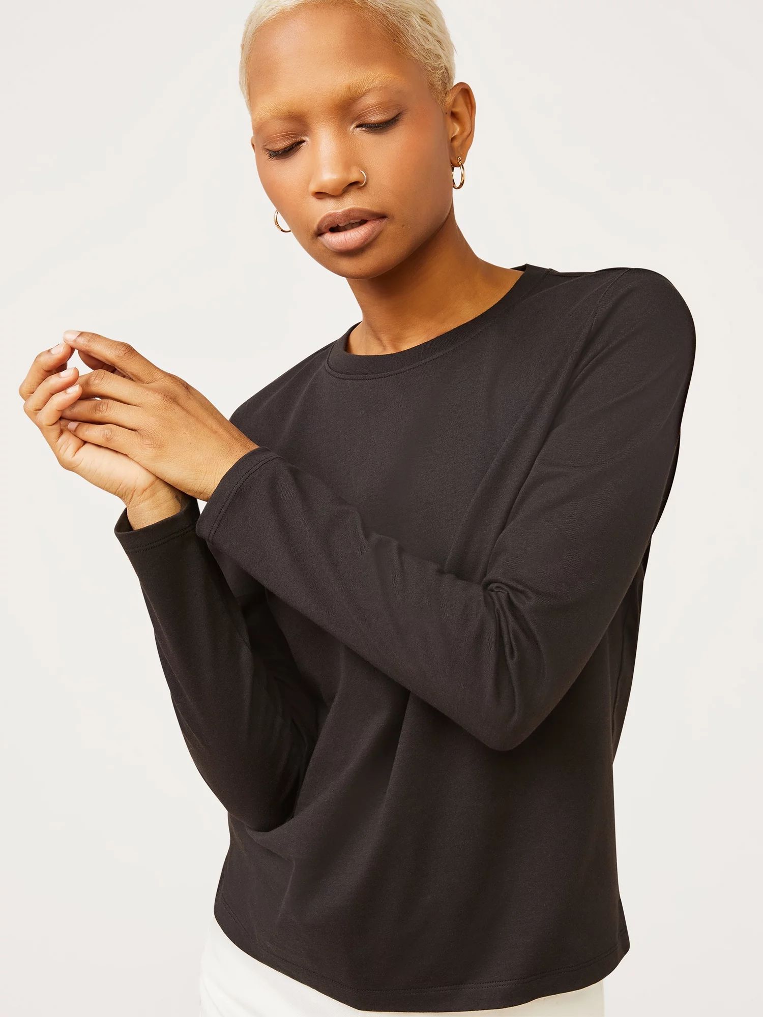 Free Assembly Women’s Crewneck T-Shirt with Long Sleeves | Walmart (US)