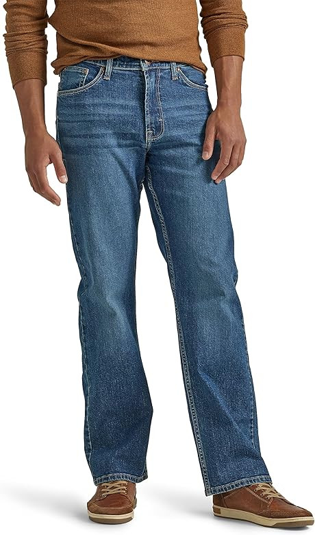Wrangler Men's Relaxed Fit Boot Cut Jean | Amazon (US)