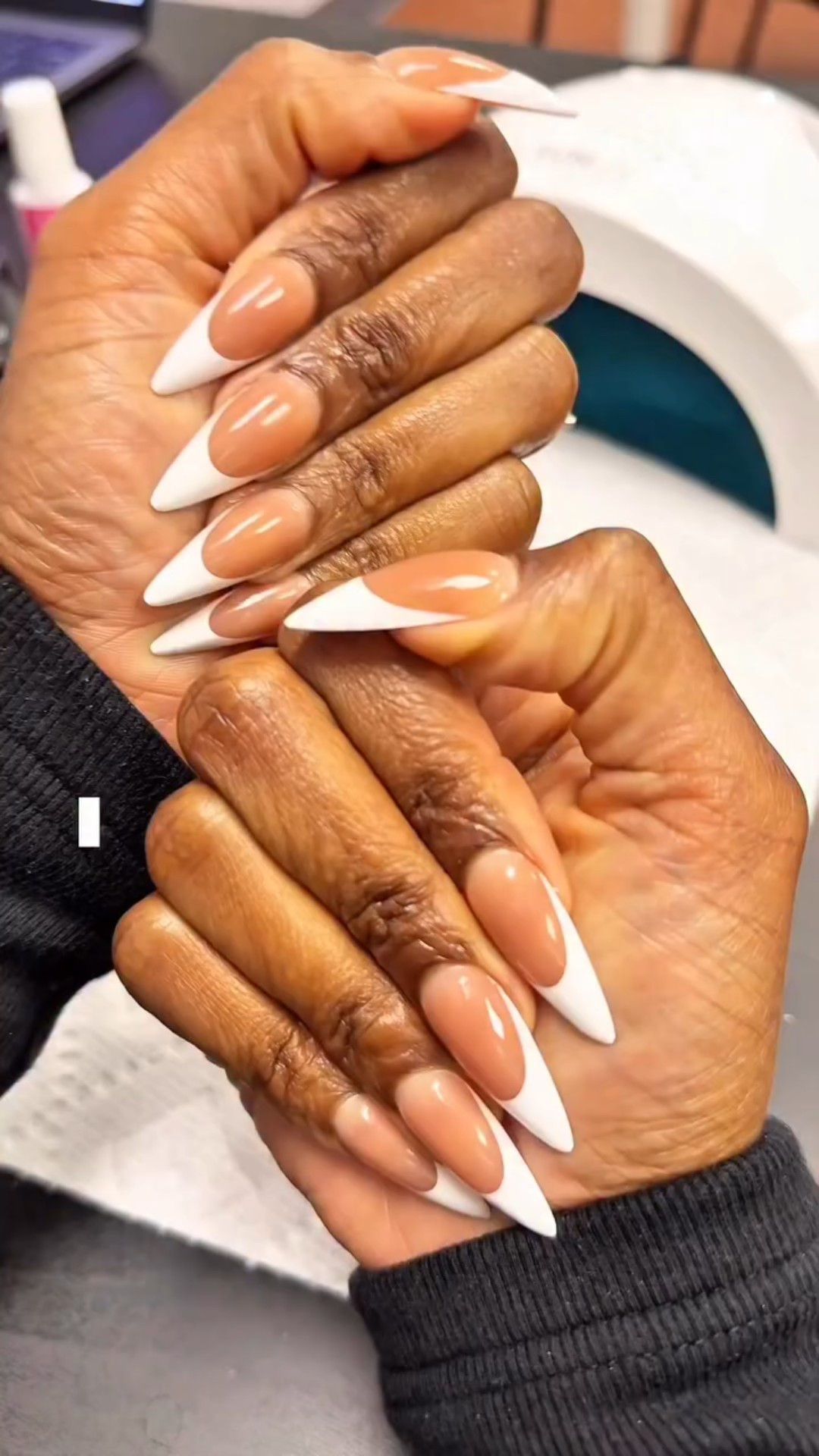 To my single girls… especially my single mamas in your 30s, I remember my being single on Valentine’s Day - it’s LOUD! But remember you’re never forgotten ❤️

This can be a building season… like a “let me get clear on what I’m asking God for” season.

I started treating myself like I mattered way before I had a ring because I wanted to be ready to receive the kind of love I prayed for.

I SEE YOU, You’re already worthy.. 💌

Nails: @btartbox @beetlesgel 💅🏽✨

#singlemoms #valentinesday #diynails #selflovejourney #softgirlera