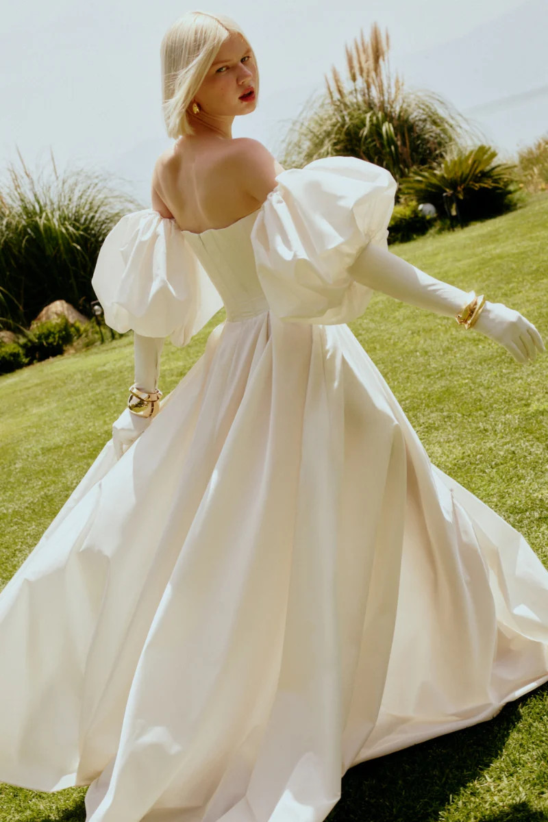 STRAPLESS MAXI CORSET DRESS WITH REMOVABLE PUFFY SLEEVES | Sudi Etuz | CULT MIA | CULT MIA UK LTD