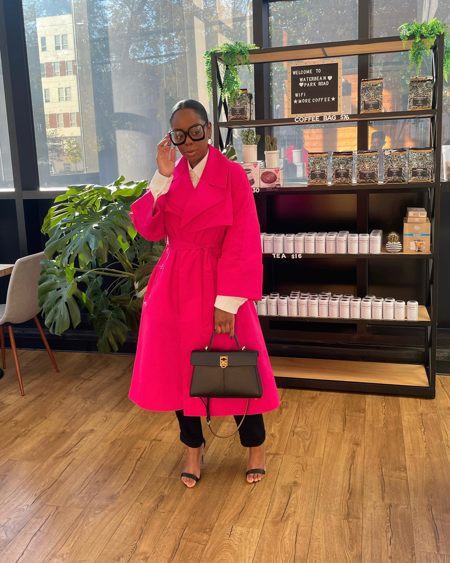 Workday Coffee Break...

Coat Size: Small (fit is oversized-sized down) 
*Small Stance Bag: @cafune.official  (has been shared prior and cannot be linked)
*Glasses: @tomford (old)

#LTKworkwear