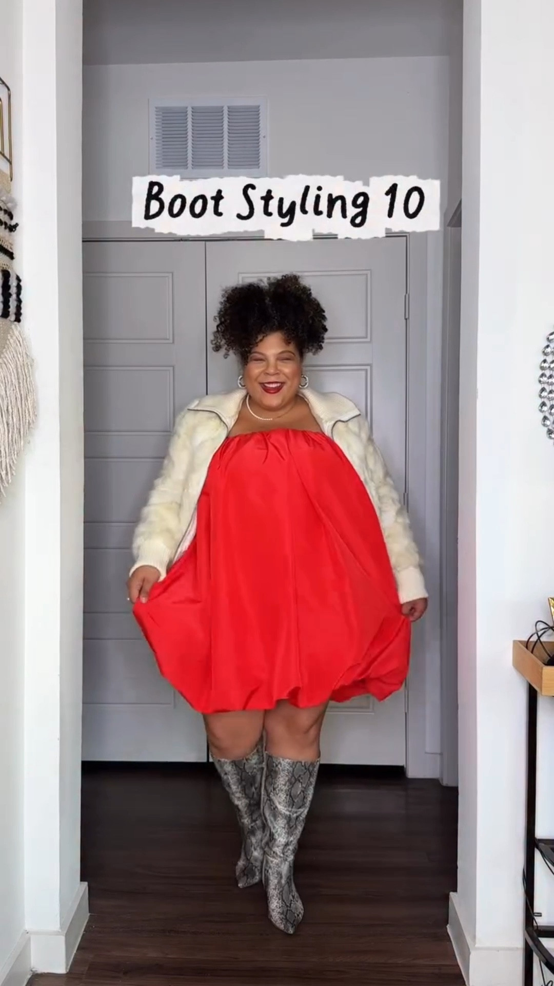 “I like that” #MalMonday 
.
.
.
Name that brand 📣 I’m wearing two plus sized brand wide calf boots, I love all 6. Which pair do you like most? And guess where I shopped them 🤌🏽 and to think I used to presently big legs and as I’ve matured grown to appreciate them, their luster and gorgeous dimples too ❤️ may as well pair the boots with amazing fits to finish the look 🥂