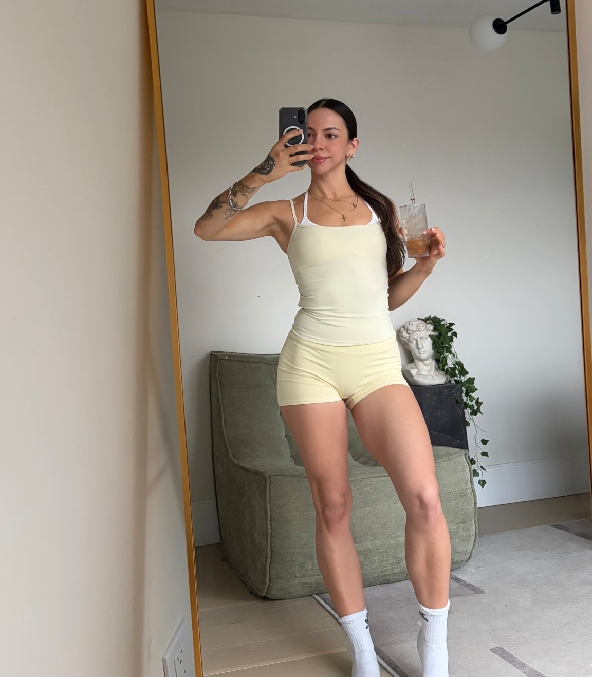 A butter yellow spring activewear set!!! XS in both 

#LTKfitness #LTKsummer