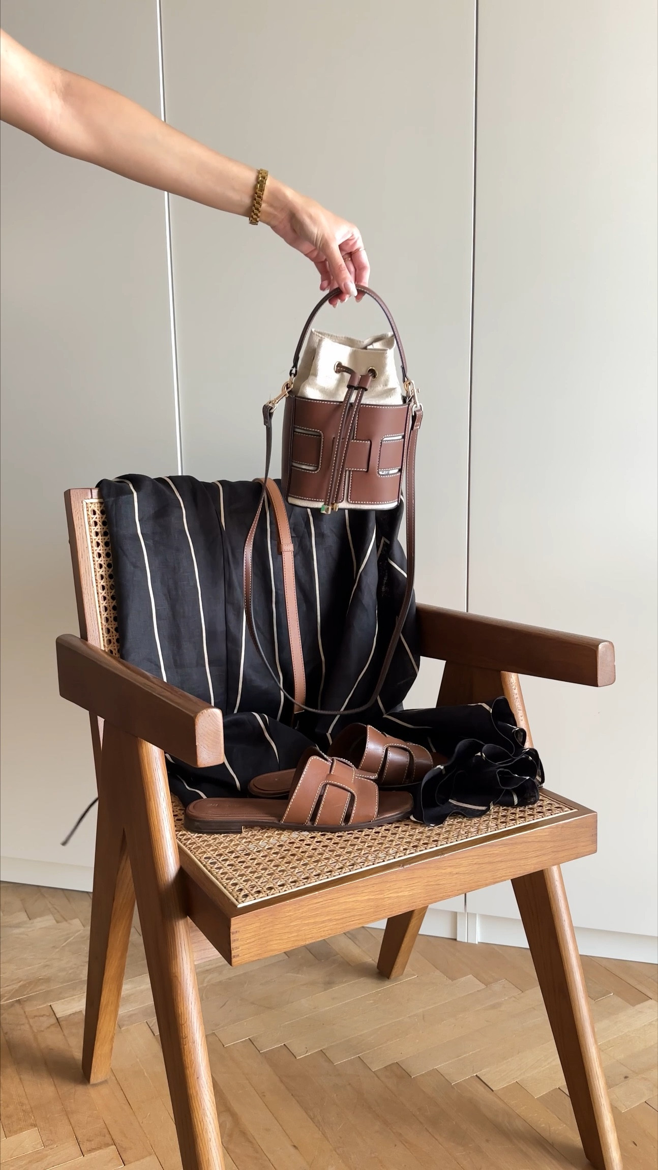 Summer dress outfit with tan accessories 🖤

#LTKbag #LTKstyletip #LTKsummer