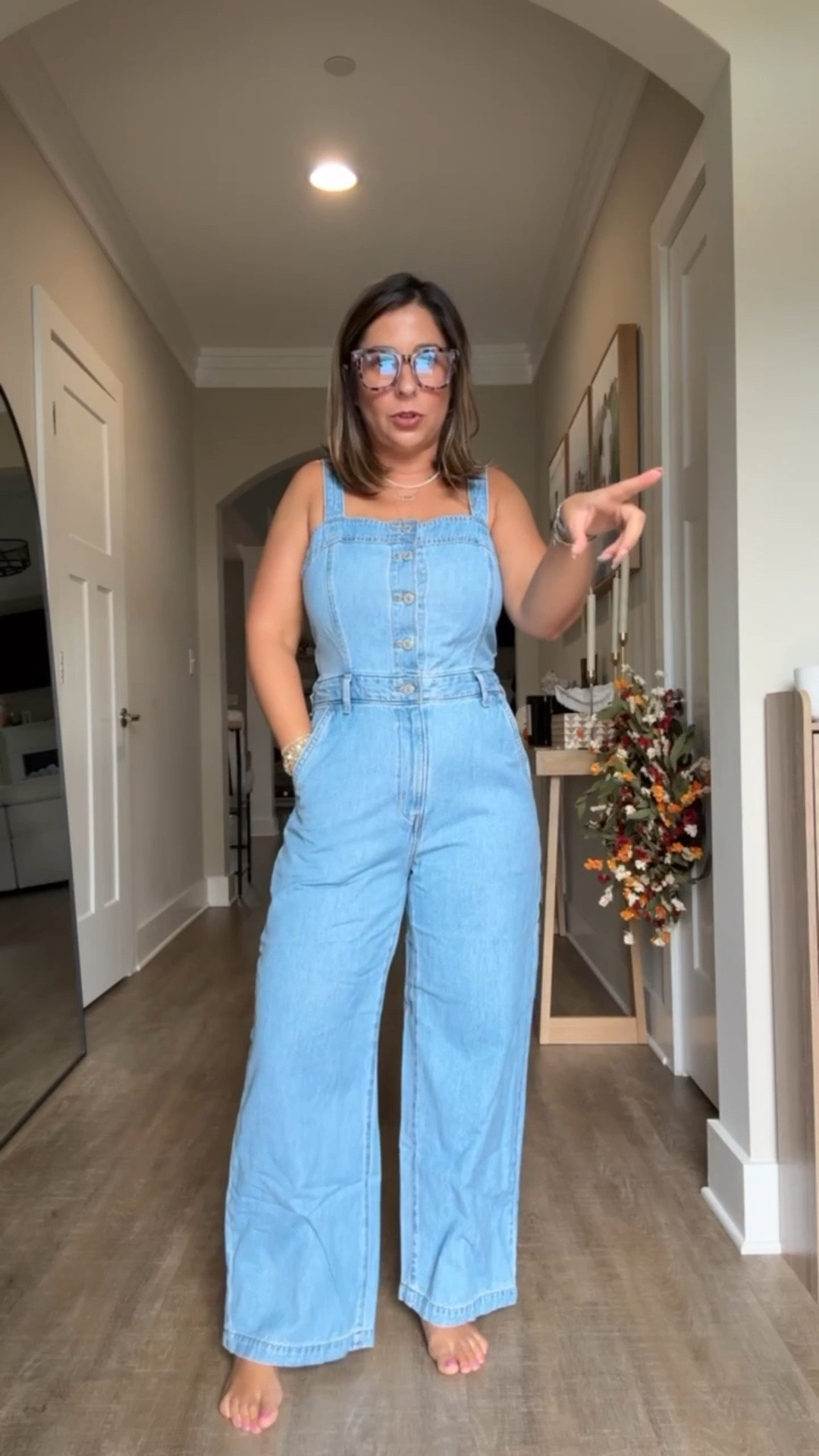 Okay, what is this?!?! I have found the cutest, most flattering, short girl approved overalls that are anything but frumpy. I’m absolutely obsessed with the fit of these and how perfect they are for fall! I’m convinced Levi’s 😍.
Fall overalls, fall outfit inspo 

#LTKSeasonal #LTKMidsize #LTKPetite