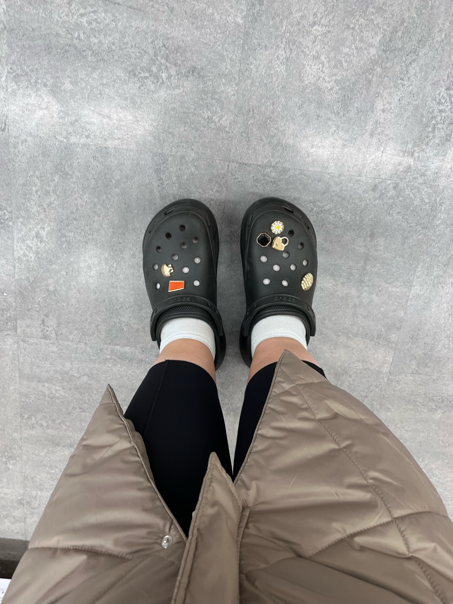 Crocs for winter? Of course!
I wore these the other day in the snow, the platform kept my feet dry and socks kept them warm.
Would mama a great gift for the comfy fashion girl in your life. 


Crocs, easy shoes, platform.  

#LTKstyletip #LTKFind #LTKshoecrush