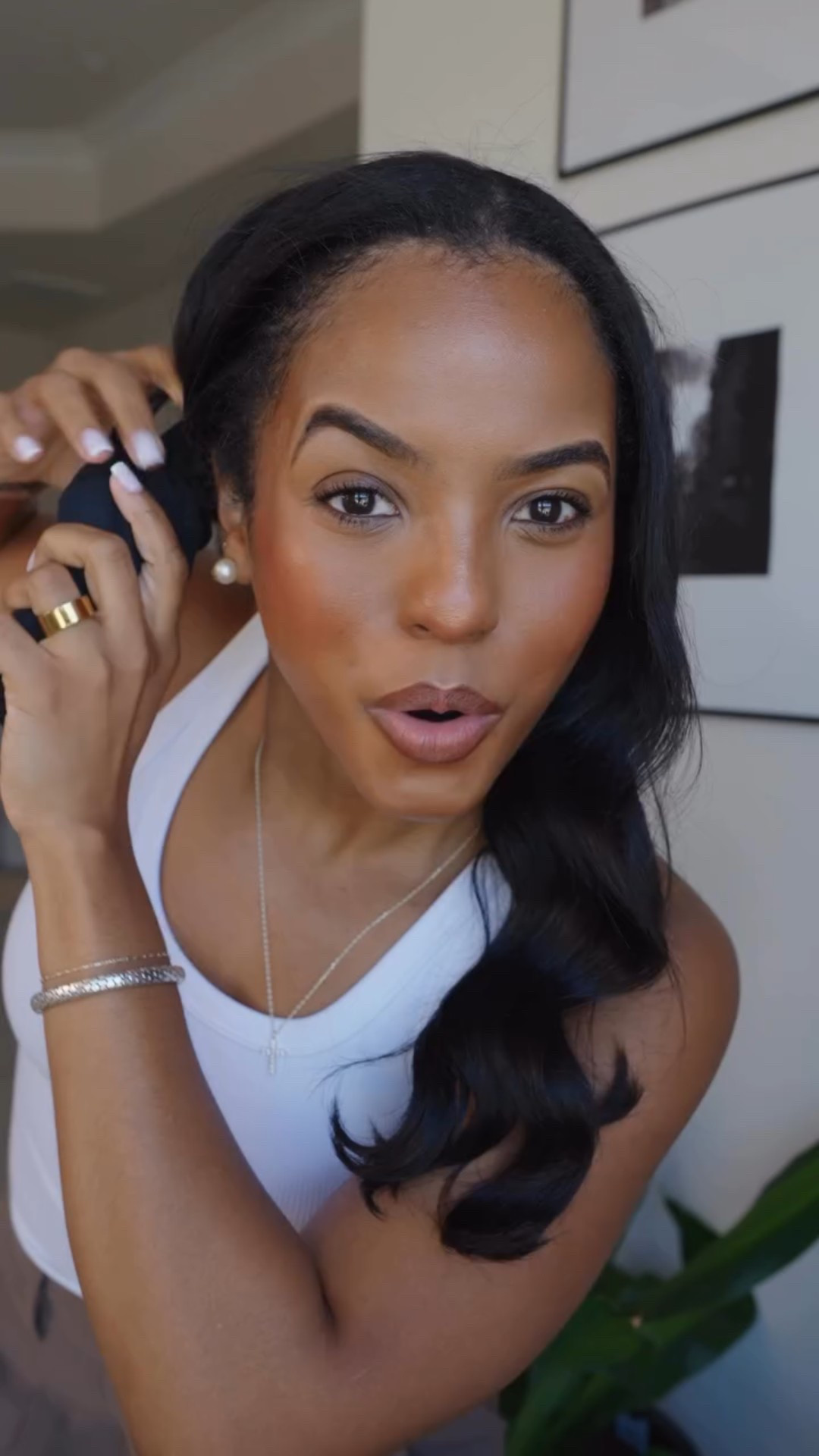 I share my outfits and hair videos because I genuinely love it! But traveling and sharing what we’re up to is so hard for me - and it’s crazy because we actually live a quite interesting life! 🤣  Tokyo is a special one for us and I want to take you along for the ride 😏 so I beg you, PRESSSURE me and ask me where’s the content I promised! Showing you the outfits is a must but let me know what else you want to see 🫶
Full outfit: @aritzia 
Gloss: @maybelline Lip Lifter 

#ootd #capsulewardrobe #outfitoftheday #aritziastyle