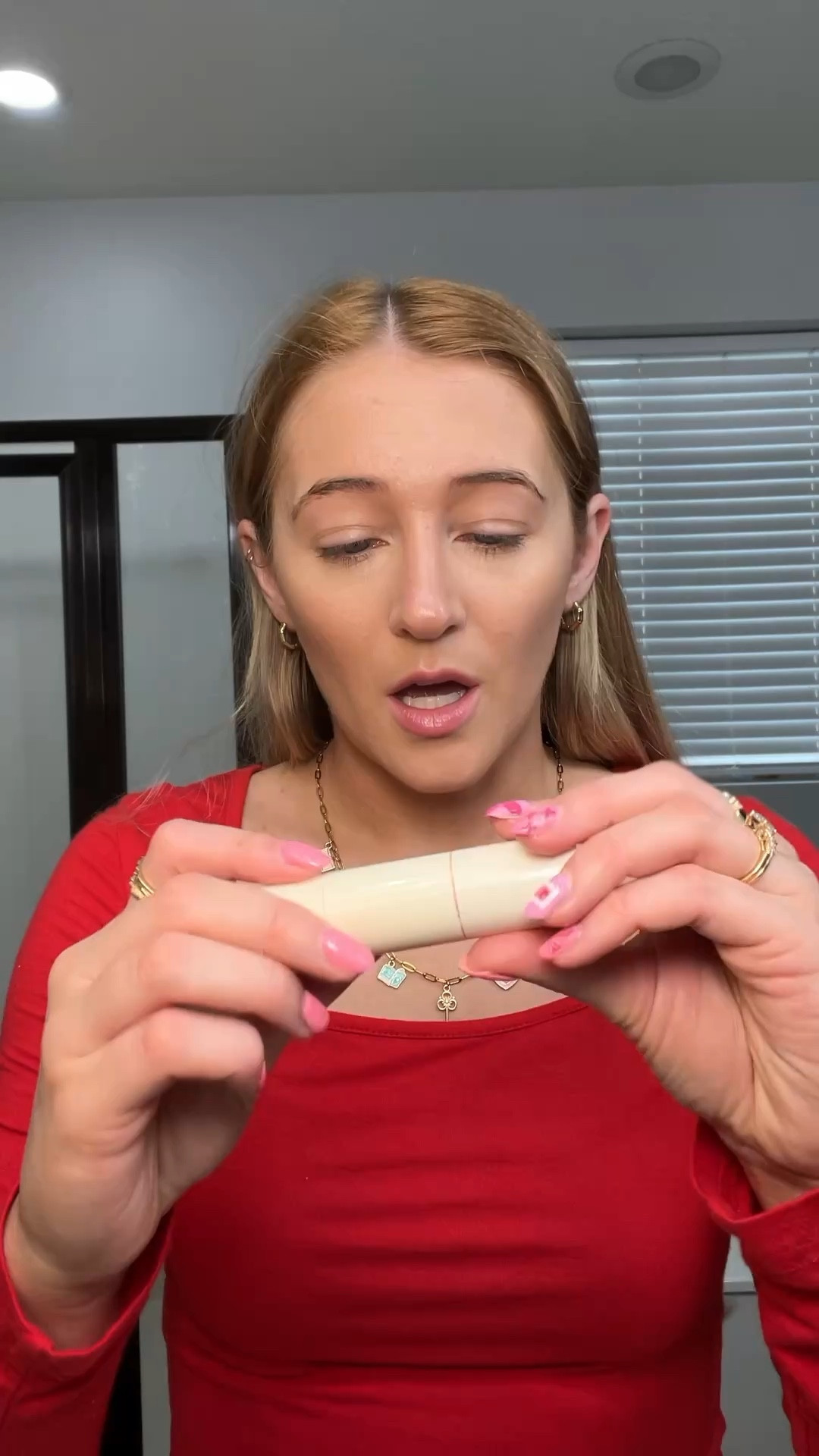 Merit Beauty gives my skin that natural dewy glowy look✨🫶🏻