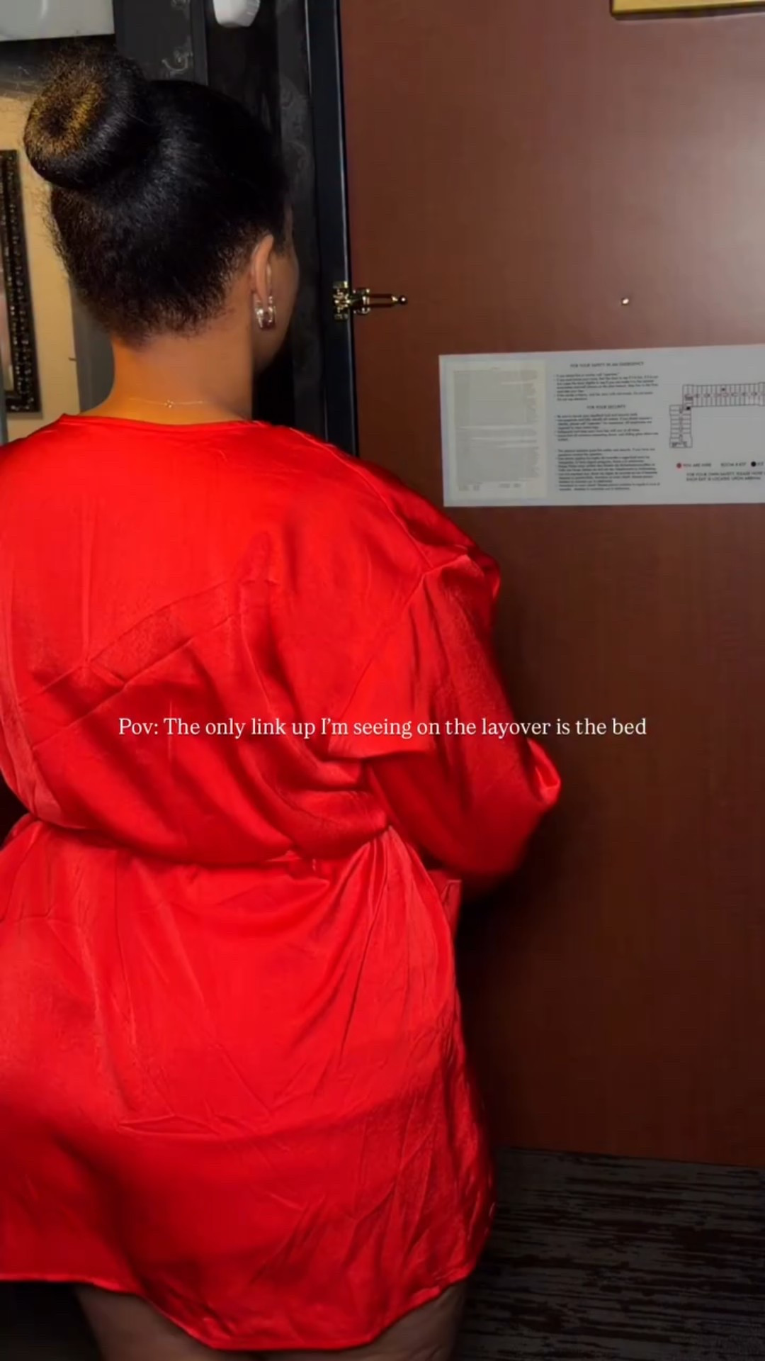 When you get sexy just to slam-click 🛌🏃🏽‍♀️#flightattendant #jetsetlife #layover 

Sometimes you just have to romanticize yourself!