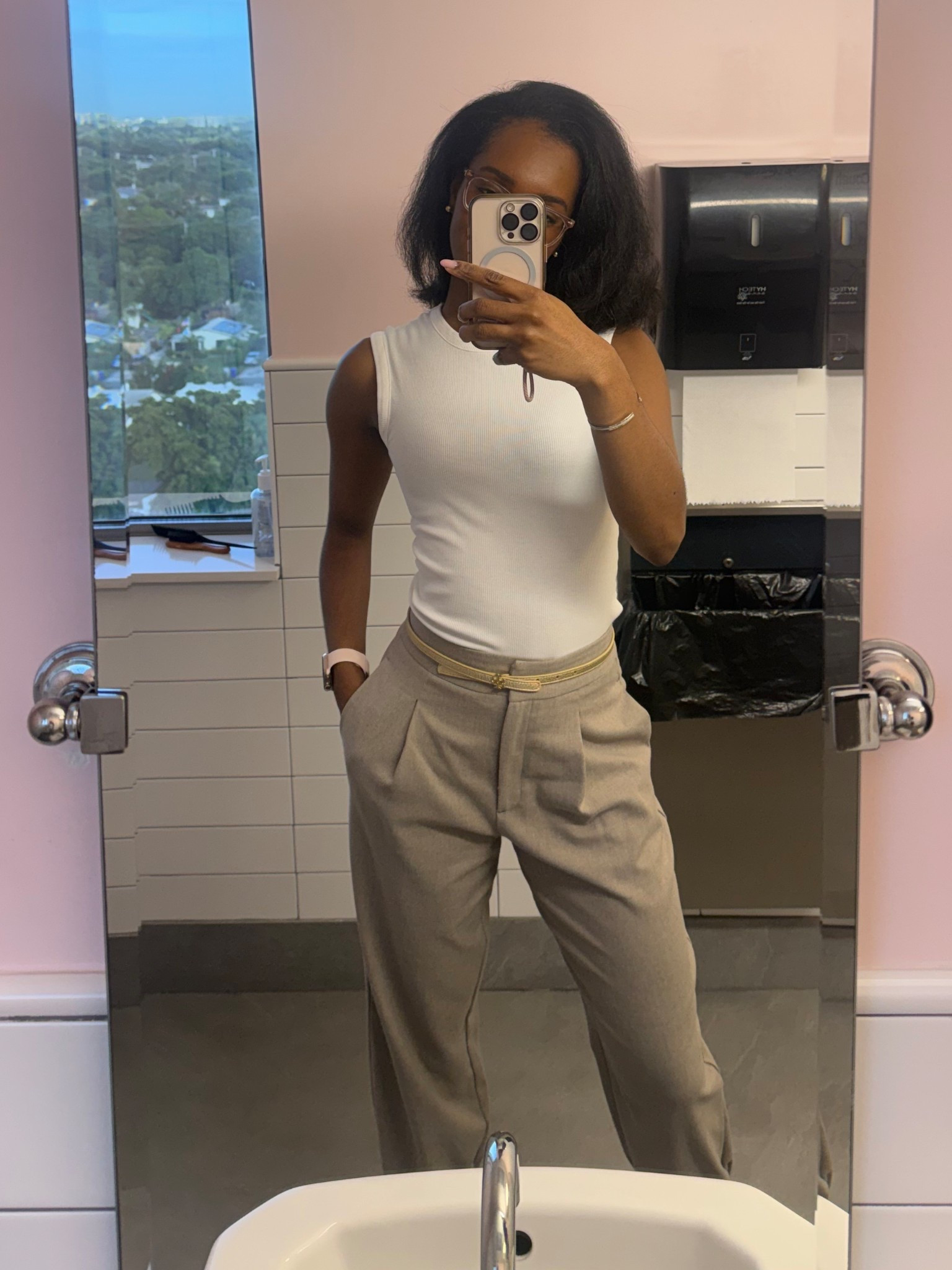 Corporate Office Work Outfits


#LTKWorkwear #LTKFindsUnder100 #LTKgrwm