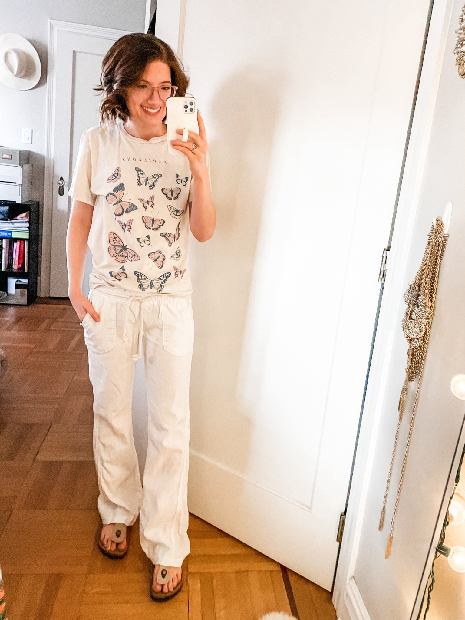 Linen blend travel pants: TTS
sandals: TTS


#LTKtravel #LTKfindsunder50 #LTKswim