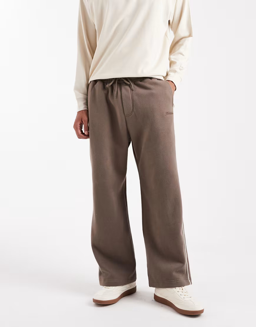 Hollister super baggy uncuffed joggers in brown-Grey | ASOS (Global)