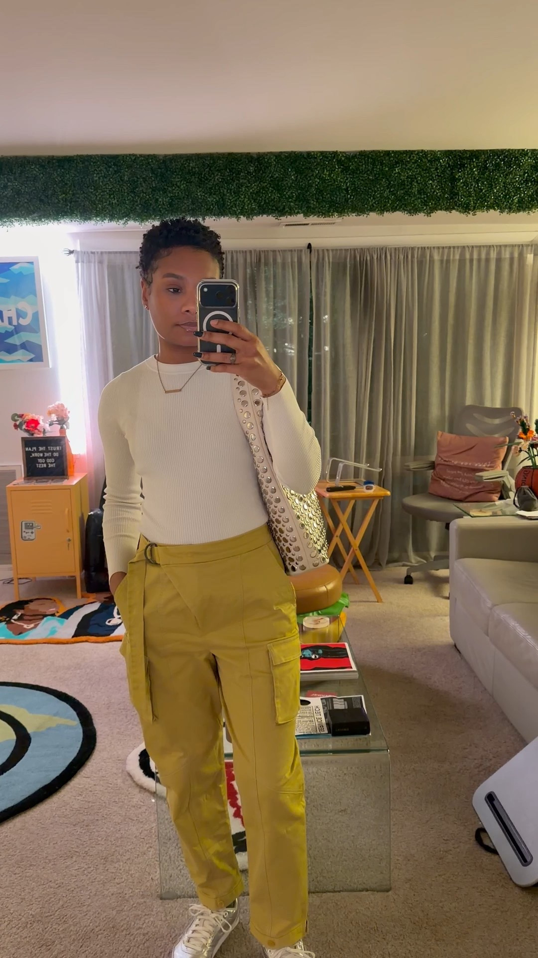 Last nights outfit: Casual and cozy! I’ve been getting a lot of wear out of this ribbed sweater from #Express. I also haven’t worn these cargo pants in a while and glad I pulled them out! 

#LTKdayinmylife #LTKootd #LTKPetite