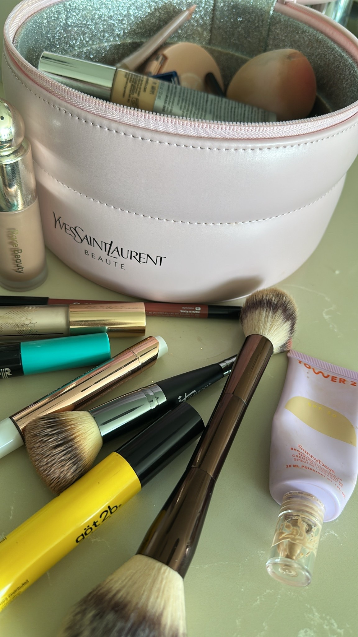 I can’t live without these 🤍

#LTKFindsUnder100 #LTKBeauty #LTKStyleTip