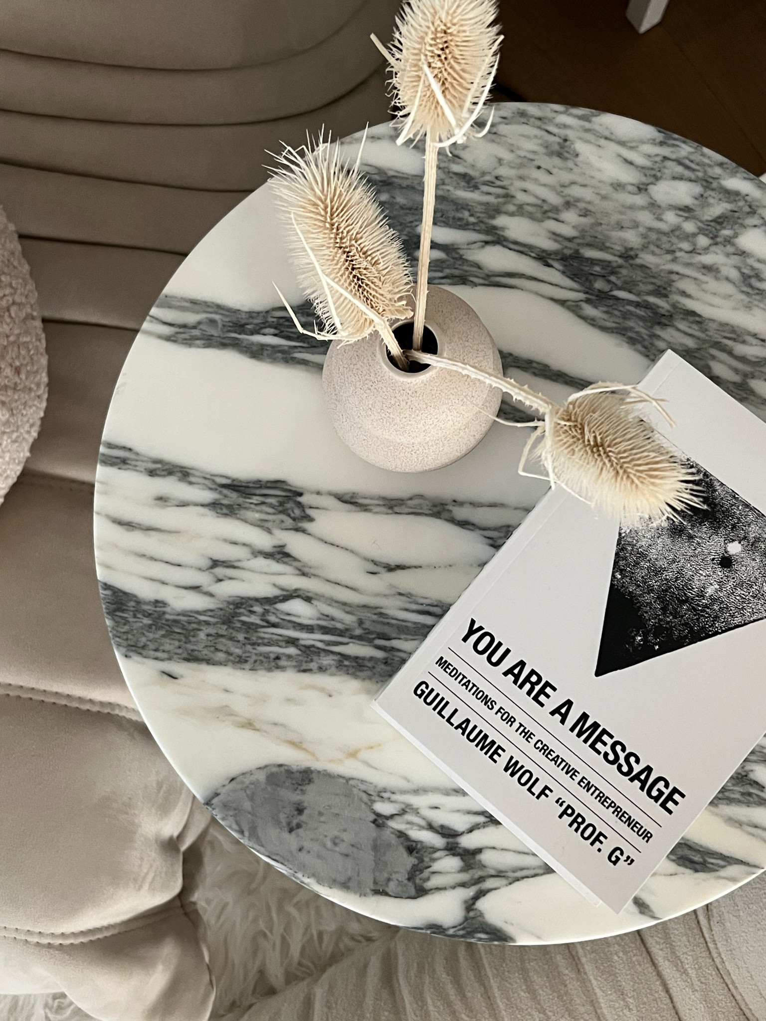 Arabescato Marble Table & Dried Florals 🌿

Organic Modern Home Decor | Marble Furniture | Reading Nook | You Are A Message Book | You Are A Circle Book | Togo Chair | Arabescato Marble Table | Marble Side Table | Marble End Table | 

#LTKstyletip #LTKhome #LTKGiftGuide