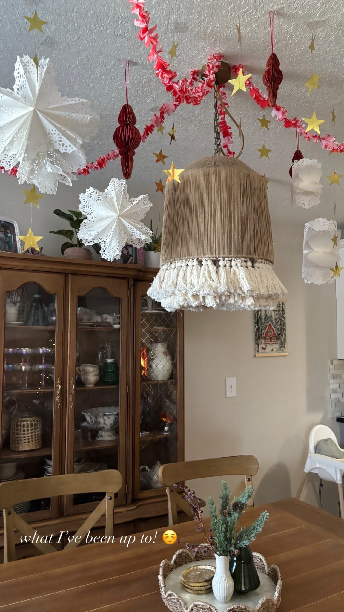 what I’ve been up to! ☺️
Decorating for Christmas a little extra this year since I’m hosting!
DIY snowflakes 
Gold Star garland 
DIY fringe crepe paper garland

#LTKHoliday #LTKHome