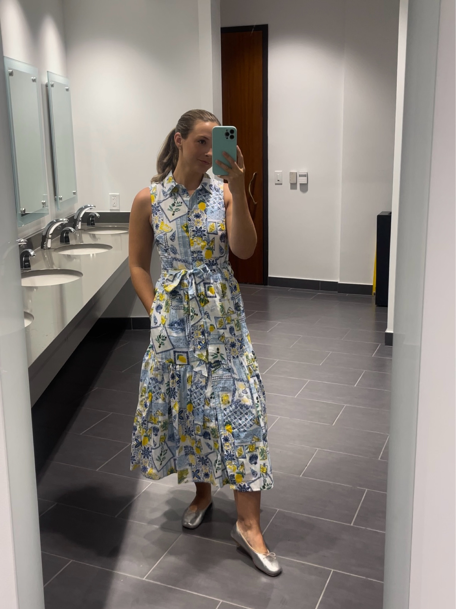 20% off all dresses at Jcrew Factory today! 🩵

#LTKSeasonal #LTKSaleAlert #LTKWorkwear