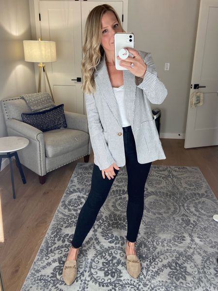 This #workoutfit for Spring is comfy, casual and I always love a good blazer! #amazonfind #amazon

#LTKunder100 #LTKworkwear #LTKstyletip