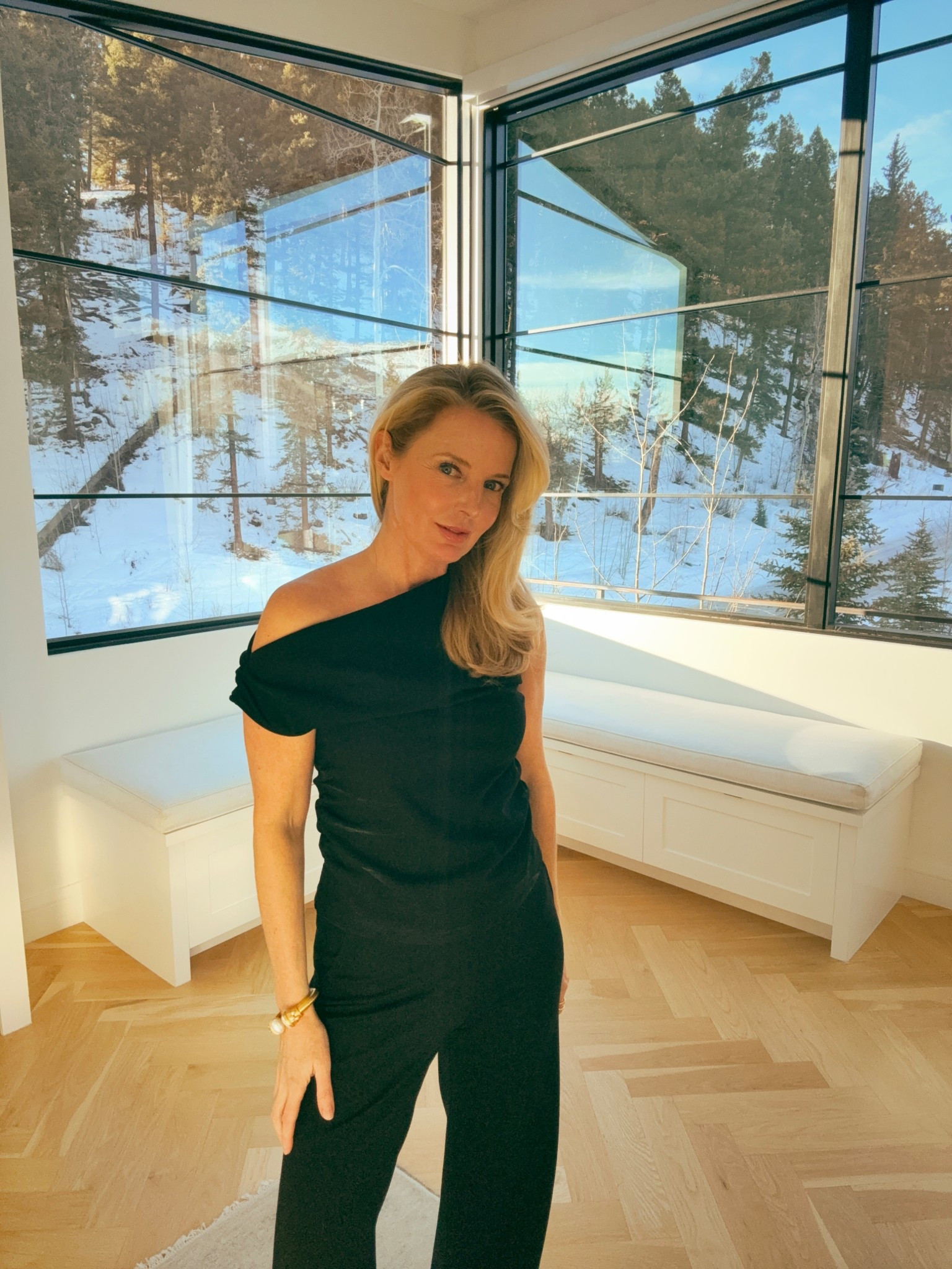 This top is so flattering and a dash of sexy too. Fit runs true to size. Use code ERINXSPANX for 15% off!

#LTKOver40 #LTKSeasonal