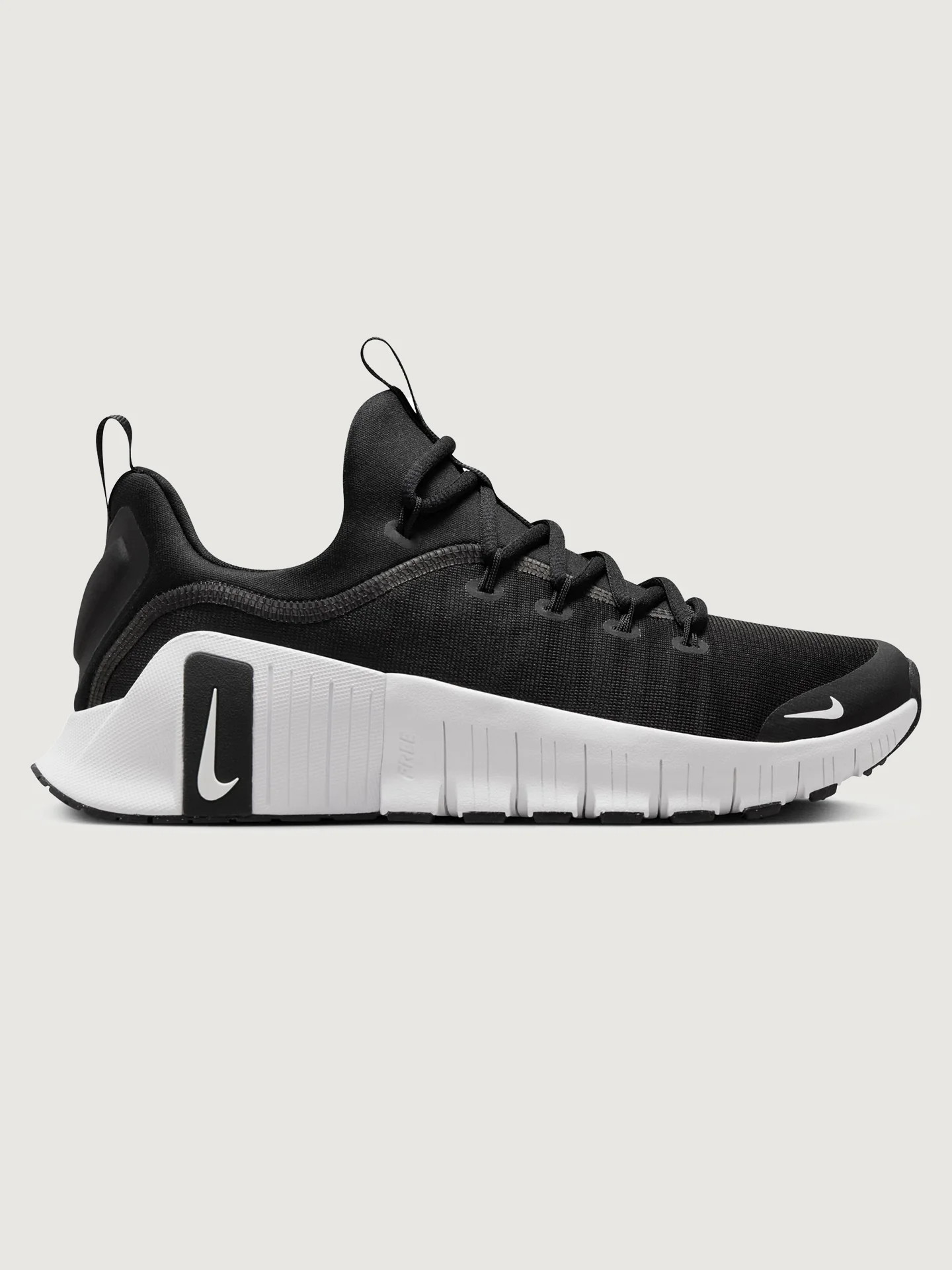 Nike Women's Free Metcon 6 - Black/White - Size 6.5 | Carbon38
