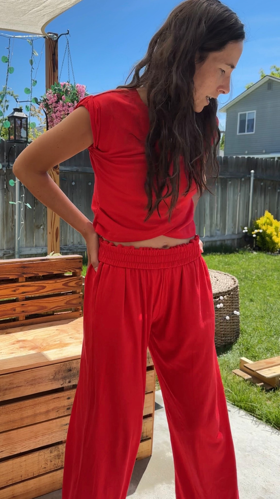 Outfit from stories today! So COMFY! Wearing a size Small.
I went up a size because the waist was a little tight in the XS. Comes in many colors 🙌🏼