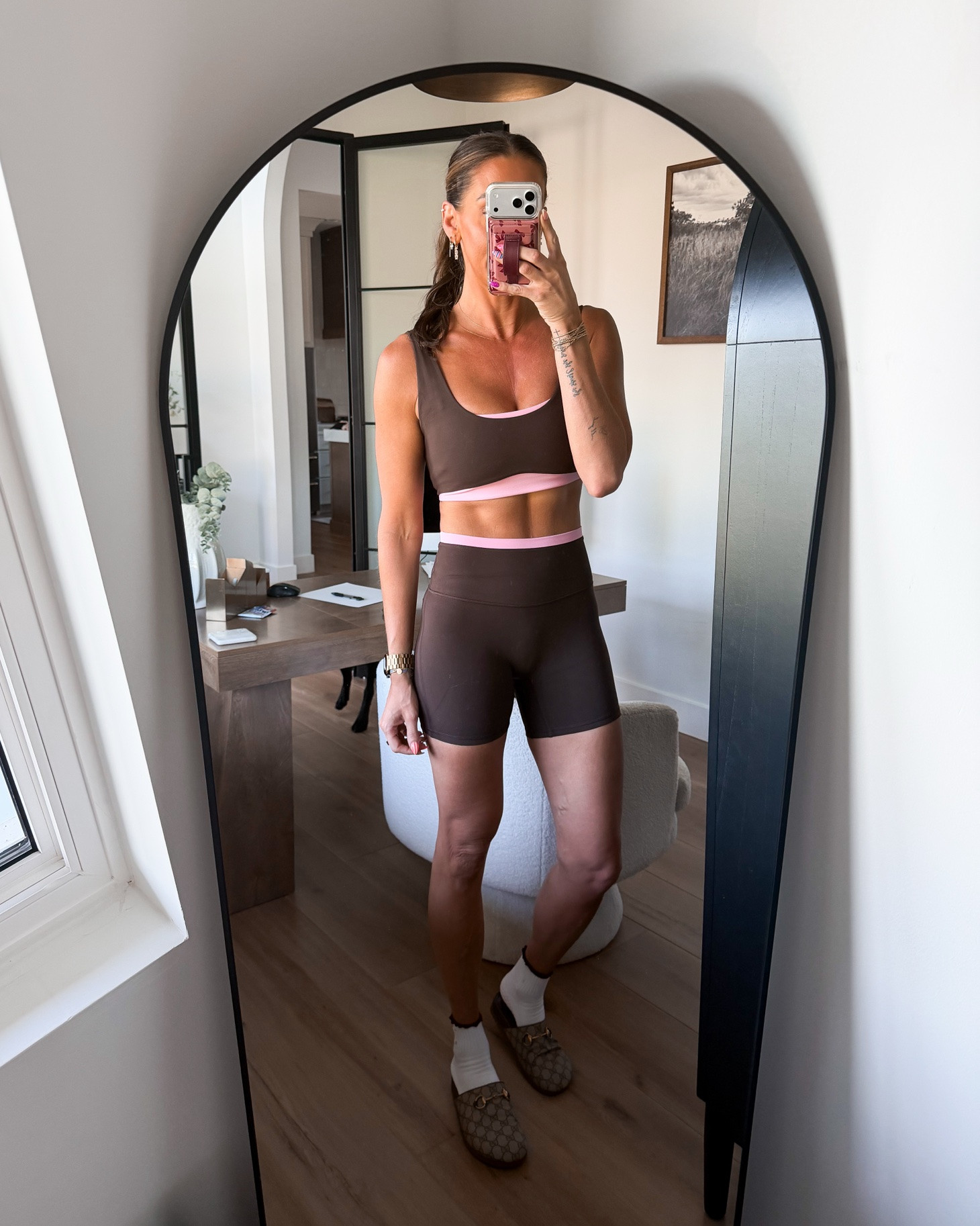 Bra-medium
Shorts-small
Pullover-medium

#LTKootd #LTKActive #LTKfitnessgoals