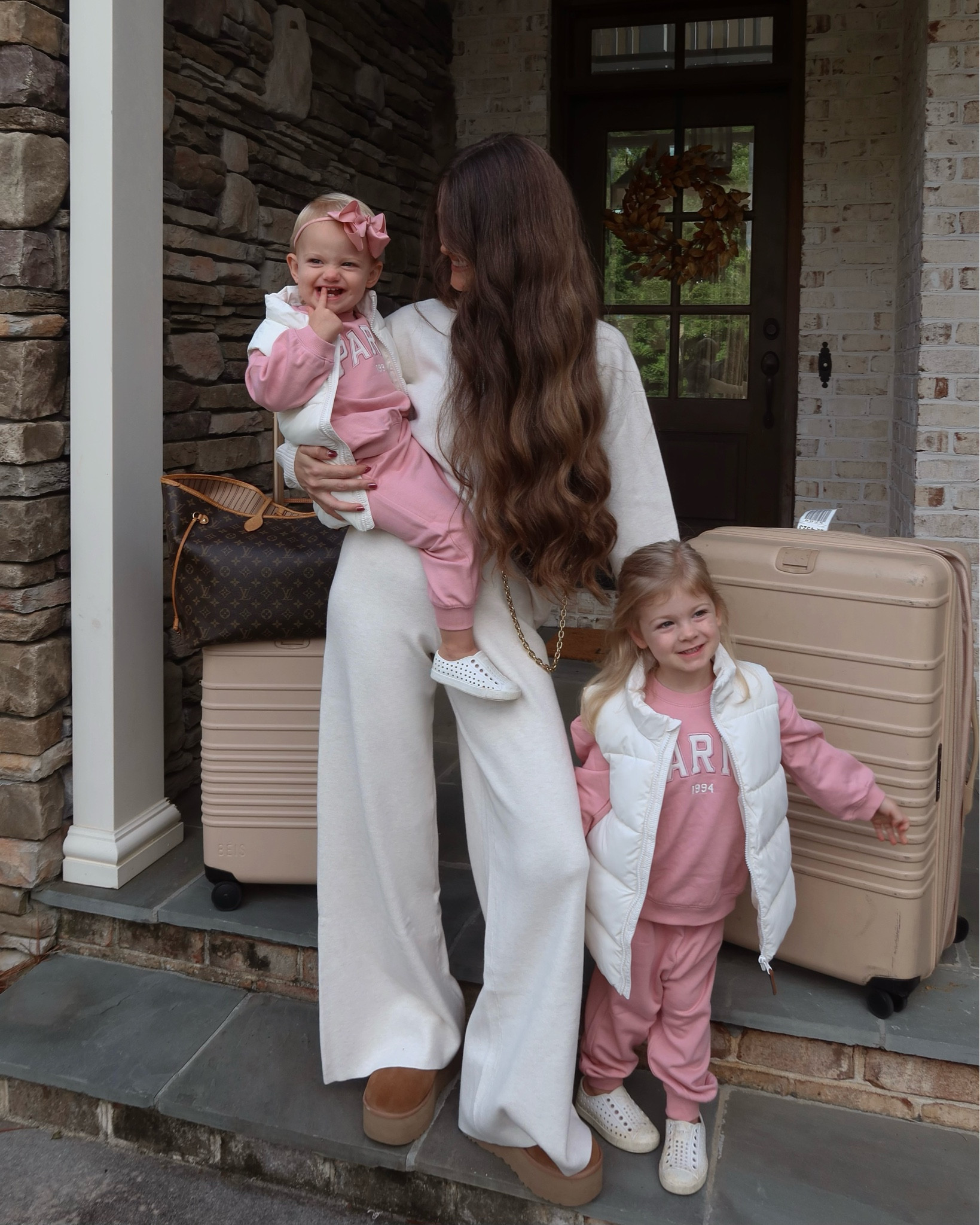 Travel day!! Cellajaneblog x Splendid sweater pants and top ❤️ 

#LTKFamily #LTKTravel #LTKBaby