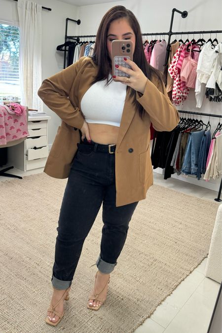 We LOVE Jeans that hug every curve just right! I’m loving these midsize skinny jeans - perfect for my curvy size 10/12 look. A fun easy way to elevate your everyday outfit. 🩵 Top & Blazer: L //Jeans: 12 Plus

#LTKmidsize #LTKfindsunder50 #LTKstyletip