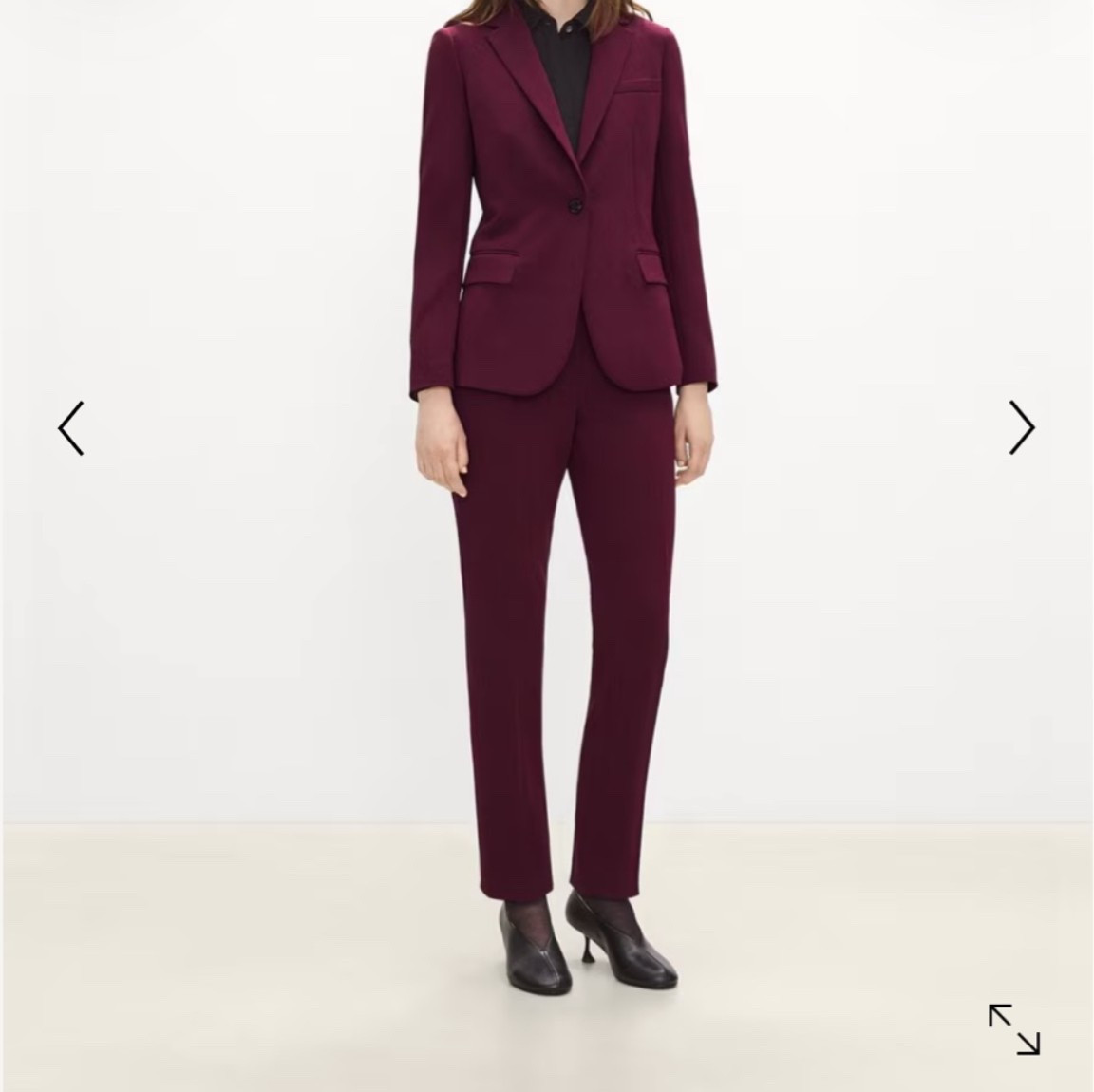 This is one of the best blazers for work this winter. With a well-fit silhouette and flattering hem, this blazer from Theory is my go to.

#LTKdayinmylife #LTKWorkwear #LTKSeasonal
