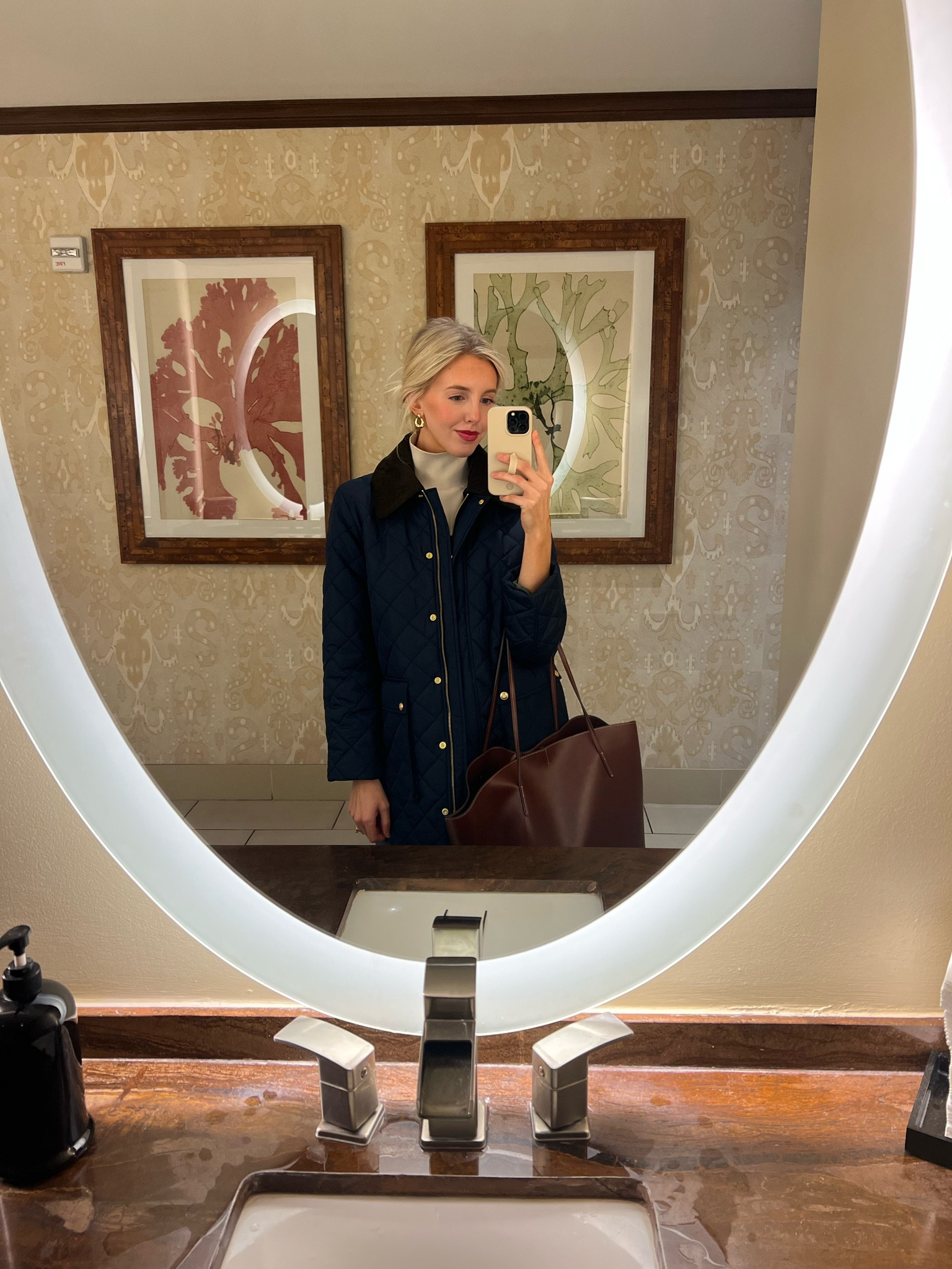 Cozy outfit for chilly days

#LTKstyletip #LTKworkwear #LTKSeasonal