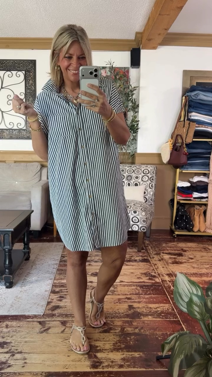Throw on & go button down dress size large

#LTKOver40 #LTKMidsize #LTKWorkwear