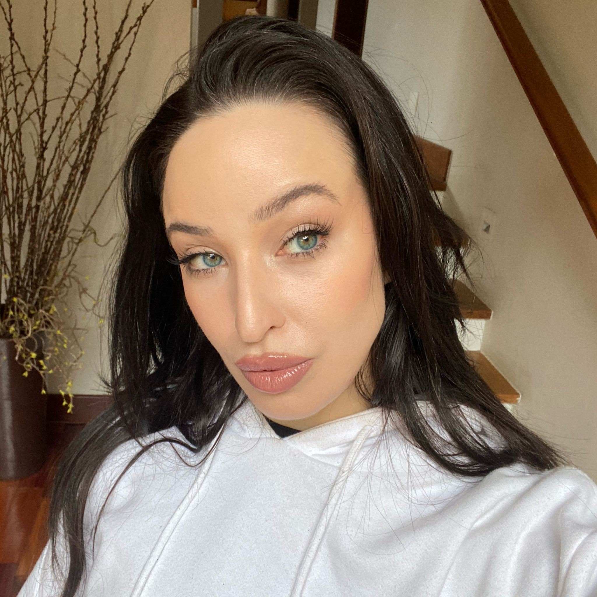 Natural, lightweight, long-wearing glow ( ˘ ³˘)♥︎