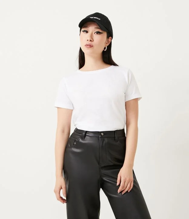 Camiseta em Algodão Peruano com Gola Redonda e Manga Curta Branco Neve | Renner (BR)