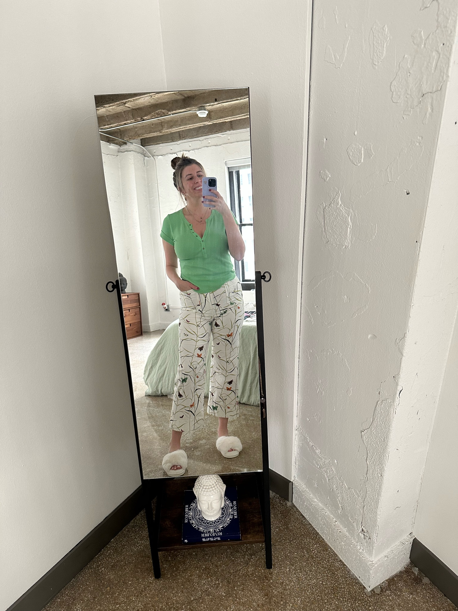 Been living in everything Anthro lately. Unfortunately, these pants are sold out but all of their Maeve by Anthropologie pants are an absolute dream ☁️ 

Ps. I work from home, so house slippers are a must 😉

#LTKfit #LTKworkwear #LTKxAnthro