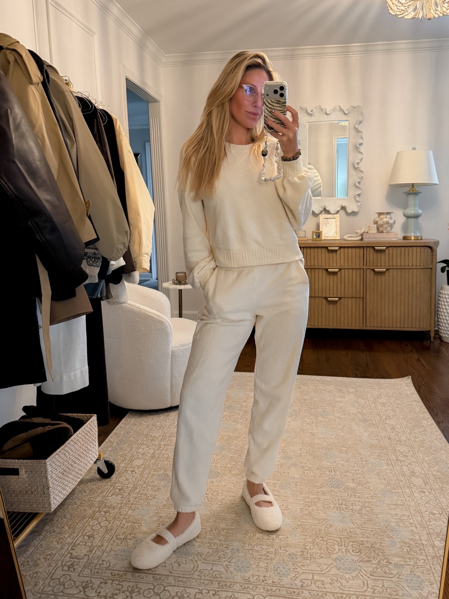 Lazy weekend lounge look! 

#LTKdayinmylife #LTKselfcare #LTKootd