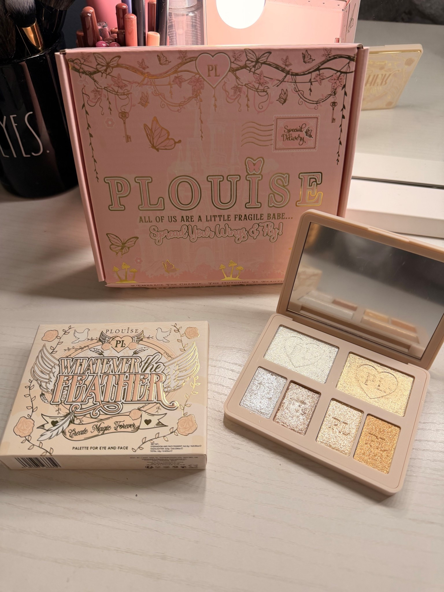 must have & a perfect holiday gift🎄🎁💞 

#giftideas #christmasshopping #giftset #makeup #plouise 

#LTKHoliday #LTKGiftGuide #LTKBeauty