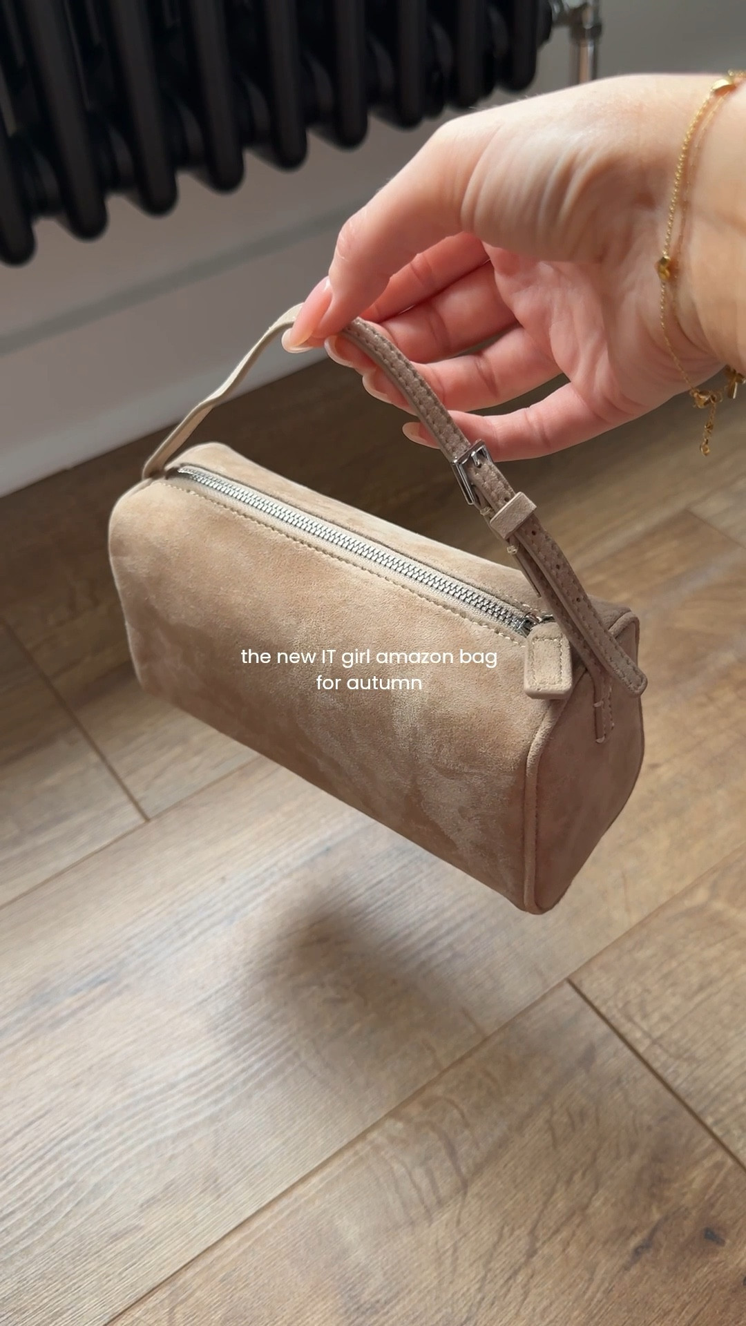 90s row bag dupe!!!
#amazonfinds #amazonfashion #suedebag #autumn #fallfashion

#LTKFashionMonth #LTKuk #LTKautumn