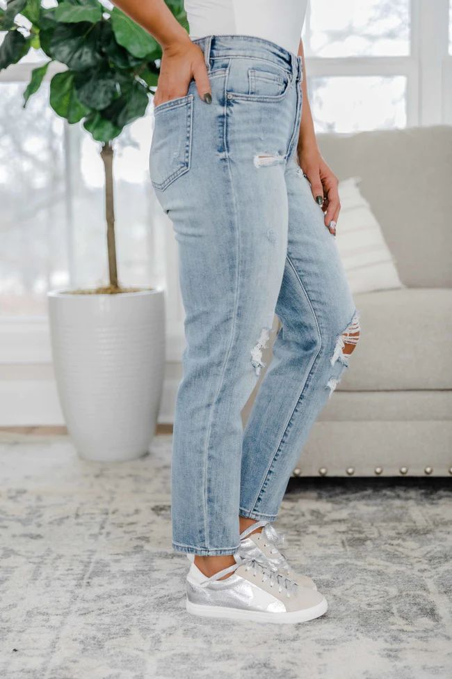 The Jessie Light Wash Distressed Mom Jean FINAL SALE | Pink Lily
