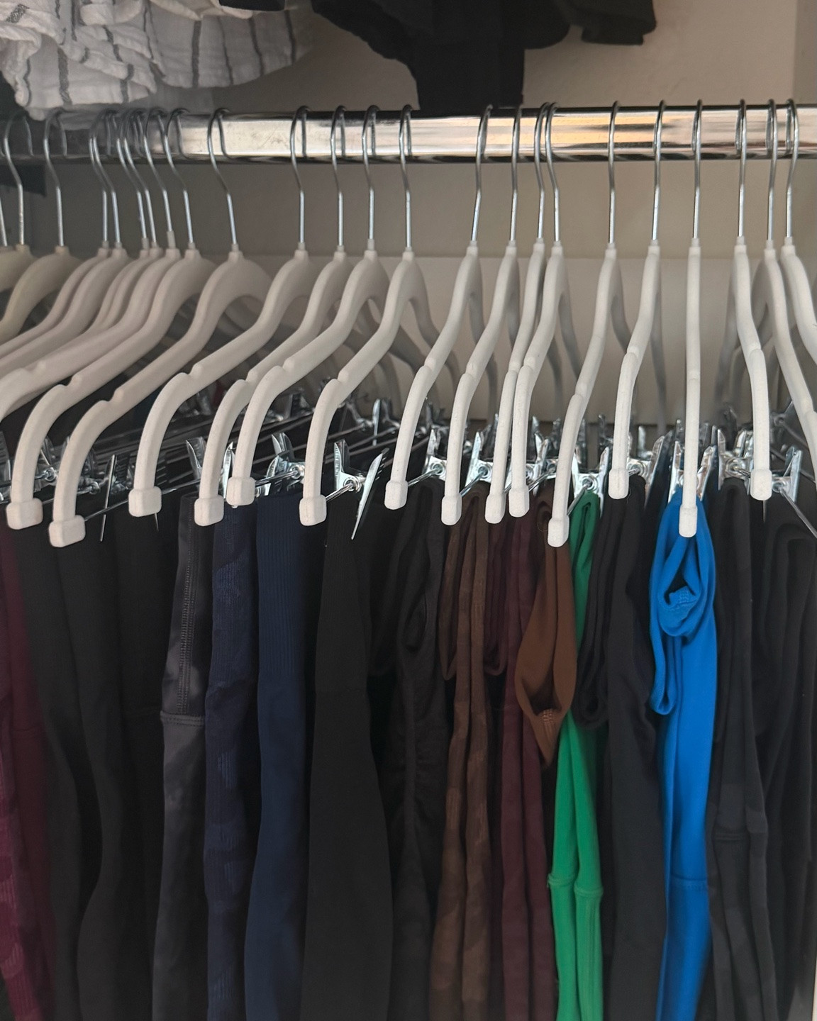 Just swapped all my hangers for clip hangers finally . I was legit folding my biker shorts and leggings over the hangers lolol