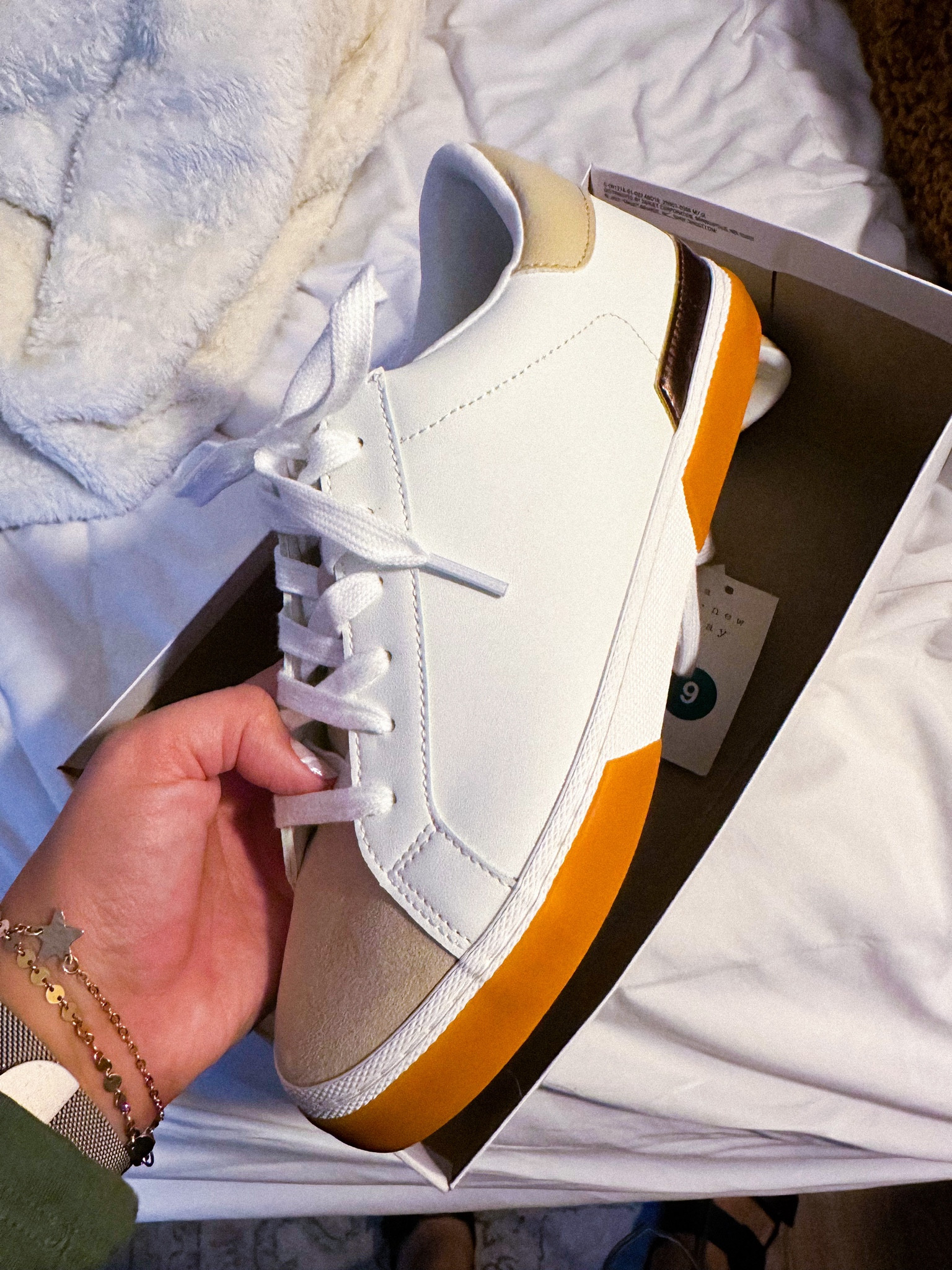 Classic white sneakers under $30! Perfect for fall and back to school

#LTKFallSale #LTKShoeCrush #LTKFindsUnder50