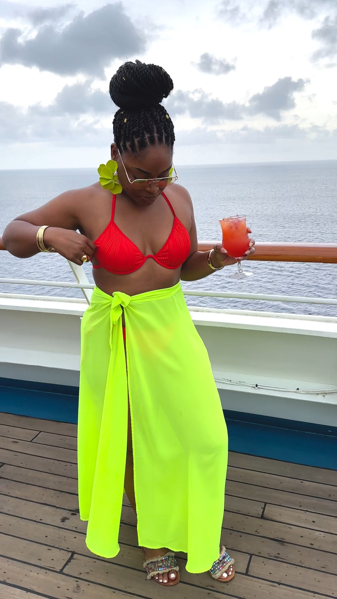 An accidental color combo, but SO DANG GOOD!! Please try this swimuit/cover up convo on your next vacation!! 🙌🏾🙌🏾✨

#LTKMidsize #LTKSwim #LTKStyleTip