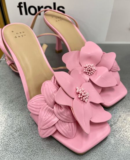 New spring heels at Target. 20% off. Sale ends Monday 2/19




Spring sandals, target sandals, floral sandals 


#LTKSeasonal #LTKshoecrush #LTKwedding #LTKfindsunder50