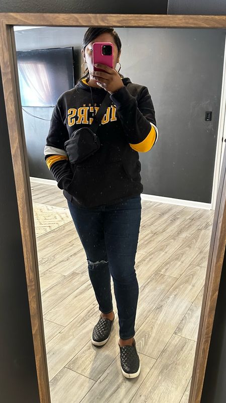 Fall Capsule Wardrobe — Outfit 7
It’s homecoming season, so shouting out my Towson University Tigers!

#LTKover40 #LTKmidsize