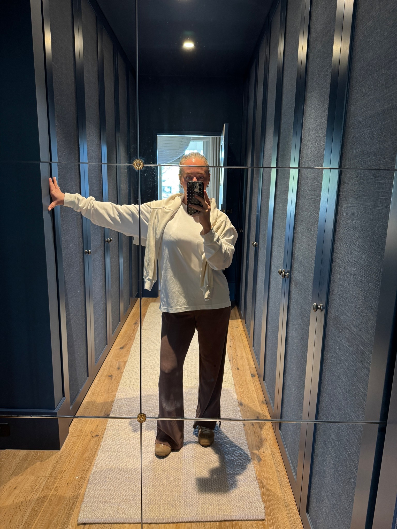 Today’s look a lot less glam than last night..😅 Very comfy tho! Linked my exact Lululemon brown track pants, cream sweater and Uniqlo long sleeve (men’s!!) they are the best. Brown suede sambas linked too 🙌

#LTKaustralia #LTKautumn #LTKstyletip