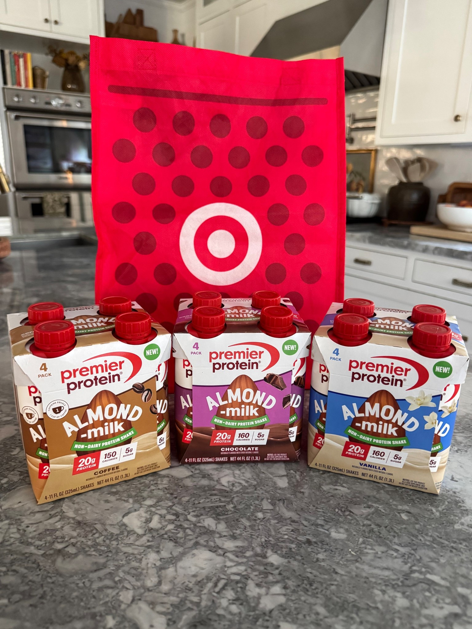 #Ad I partnered with Target and Premier Protein to share their Almondmilk Shakes. It’s the easiest way to get 20 grams of non dairy protein! @premierprotein @Target  #PremierAlmondmilkProteinShake #PremierProtein #NonDairy #TargetPartner #Target
