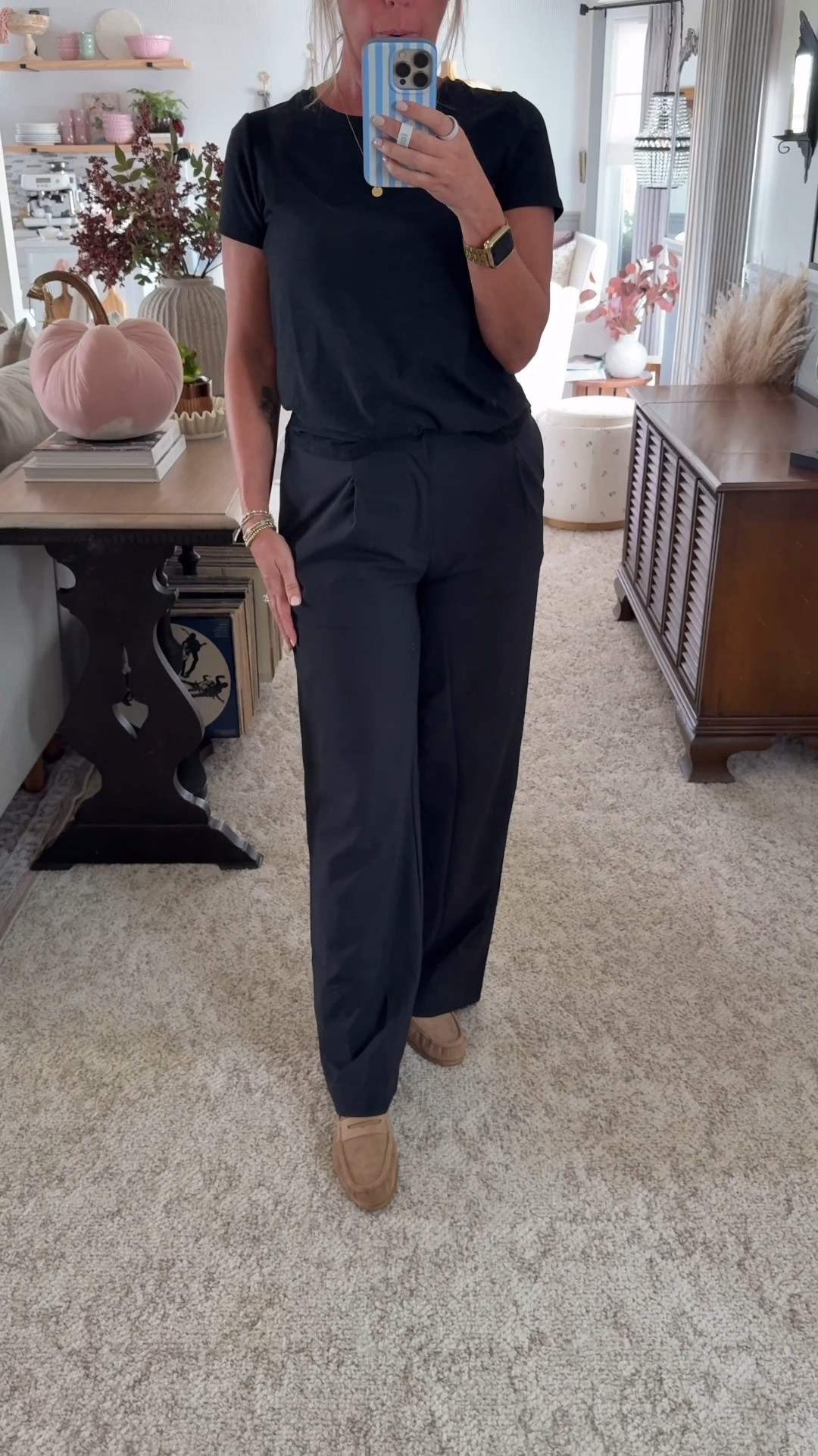 First time purchasing from Beyond Yoga and already ordered another Featherweight On The Down Low Tee 😍
The pants are 👌🏻 super comfortable and look great for running errands or a more elevated look. Wearing a small in both.

#LTKootd